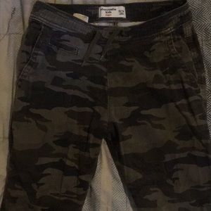 Abercrombie Kids camo jogger